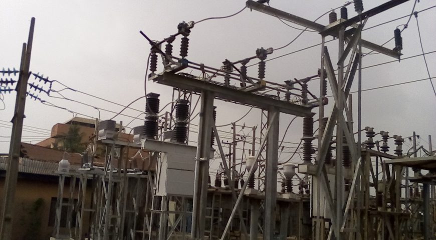 Engineers collaborate on adherence to site safety